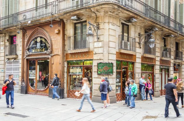 locales comerciales en el barrio gótico de Barcelona