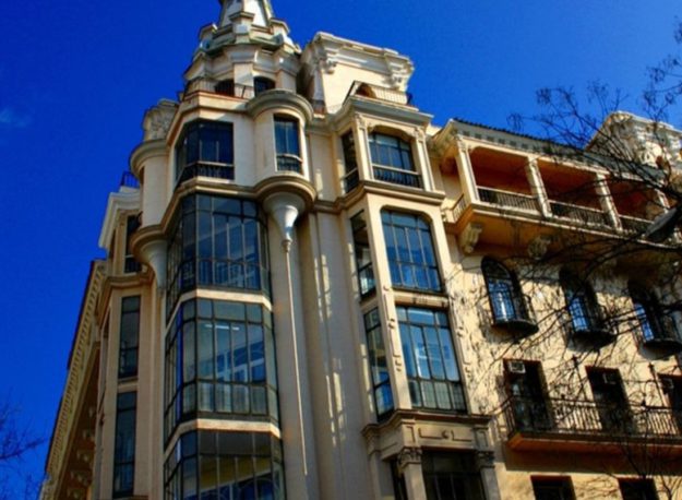 Edificio de oficinas en el distrito de Salamanca en Madrid